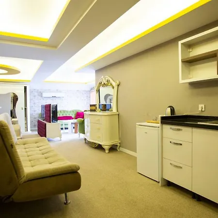 מלון Royal Life Exclusive 4*